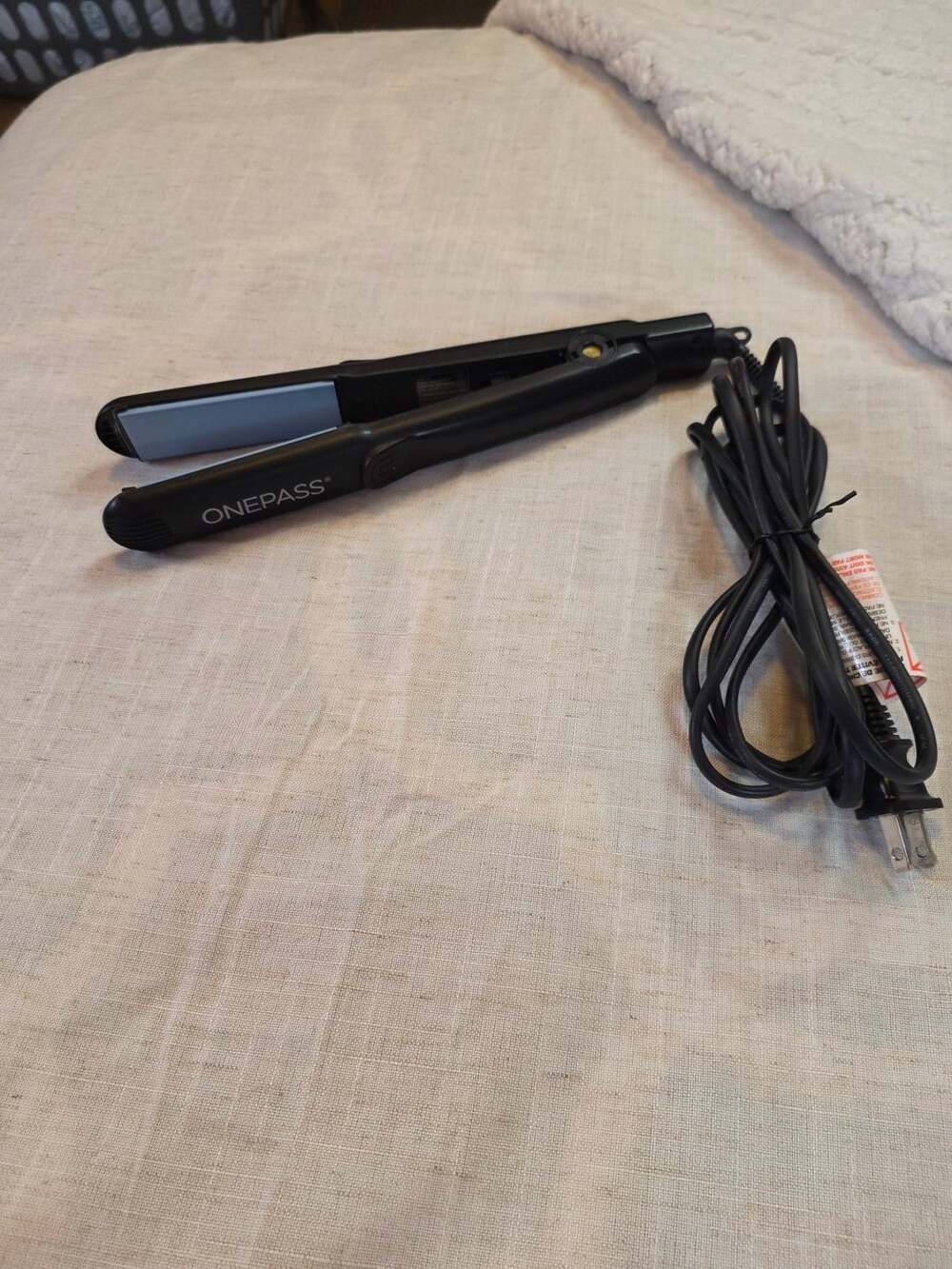 Bio Ionic OnePass Straightening Iron 1" with 10 Foot Cord.
